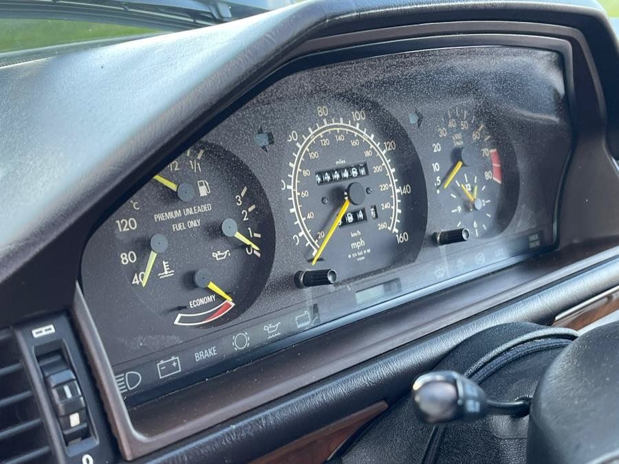 Used 1990 Mercedes-Benz 300 CE Coupe image 30