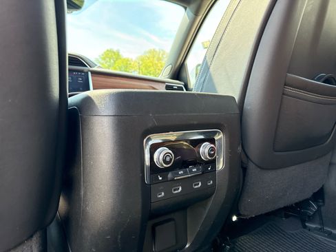 Used 2023 GMC Yukon XL Denali Ultimate AWD/4WD image 25