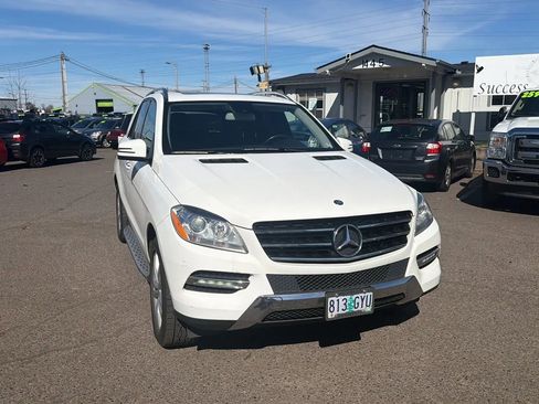 Used 2015 Mercedes-Benz ML 350 ML 350 4MATIC Sport Utility 4D image 1
