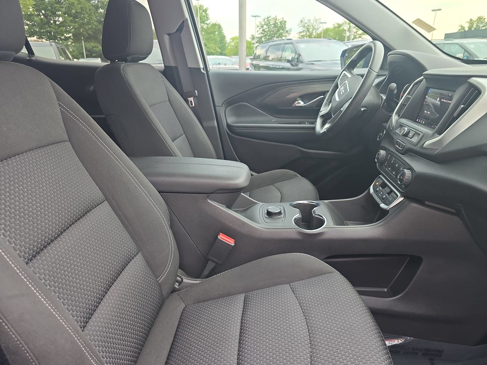 Used 2024 GMC Terrain SLE w/ Elevation Edition FWD image 10