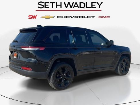 Used 2023 Jeep Grand Cherokee Altitude image 7