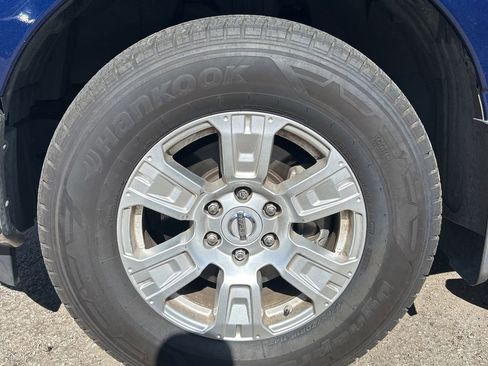 Used 2019 Nissan Titan SV image 28