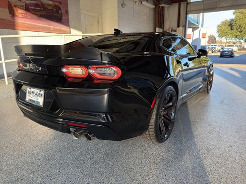 Used 2021 Chevrolet Camaro SS image 8