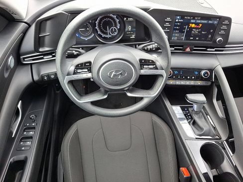 Used 2023 Hyundai Elantra Blue w/ Preferred Accessory Package image 11