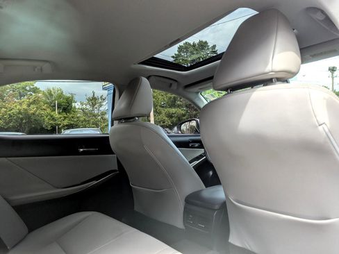 Used 2015 Lexus IS 250 4dr Sport Sdn AWD image 51