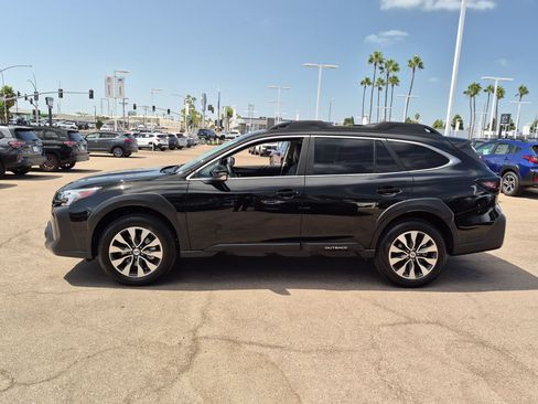 Certified 2025 Subaru Outback Limited AWD/4WD image 4