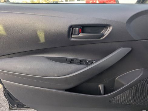 Used 2022 Toyota Corolla LE image 22