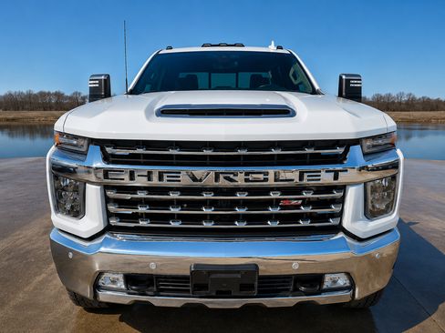 Used 2020 Chevrolet Silverado 2500 LTZ w/ LTZ Texas Edition AWD/4WD image 6