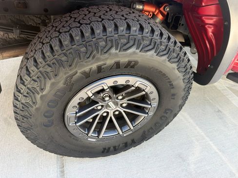 Used 2019 Ford F150 Raptor w/ Equipment Group 802A Luxury AWD/4WD image 9