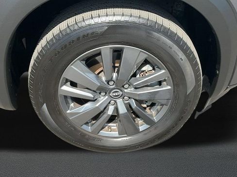 Used 2024 Nissan Pathfinder SV image 7