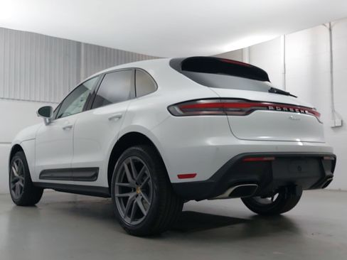 New 2026 Porsche Macan image 3