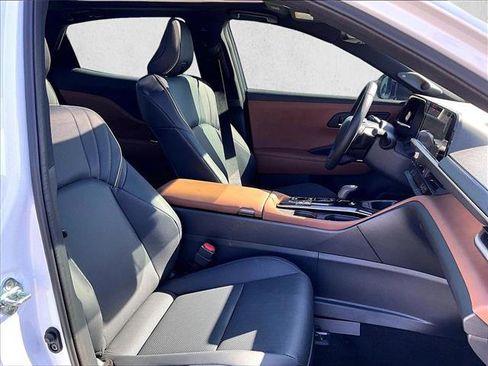 Used 2026 Toyota Crown Limited w/ Advanced Technology Package image 9