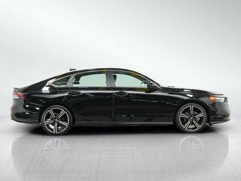 Used 2025 Honda Accord Sport image 6