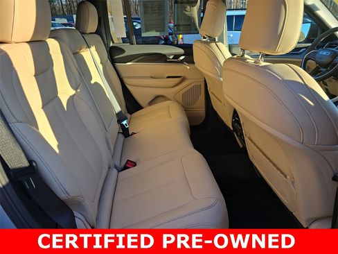 Used 2025 Jeep Grand Cherokee Limited w/ Black Appearance Package image 11