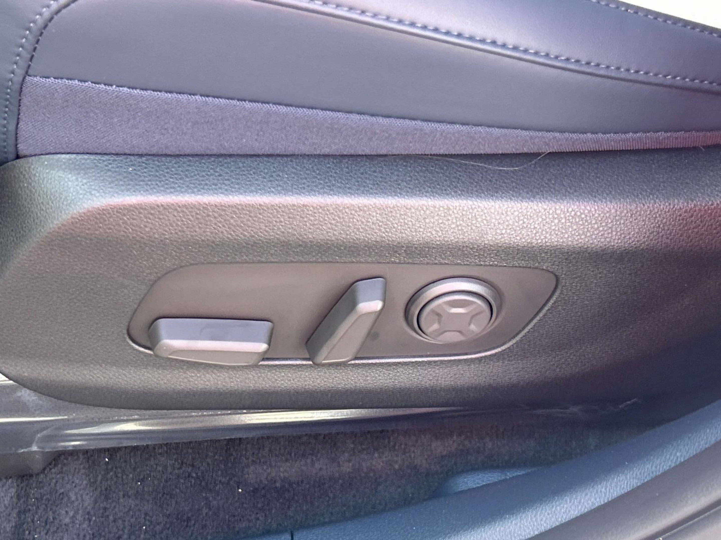 New 2027 Kia Carnival SX FWD image 24