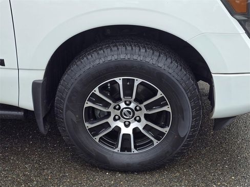 Used 2021 Nissan Titan SV w/ Accessory Utility Package image 9