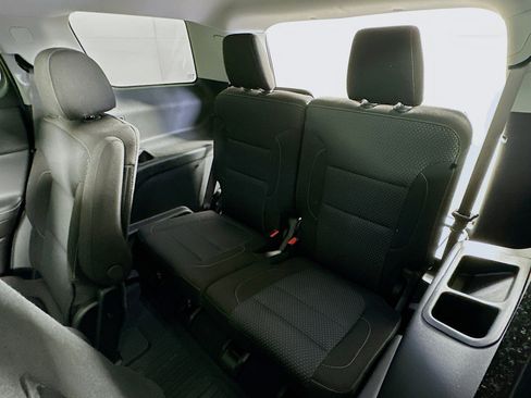 Used 2023 GMC Acadia SLE w/ Driver Convenience Package image 27