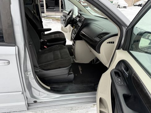 Used 2015 Dodge Grand Caravan SE w/ Quick Order Package 29E SE image 11