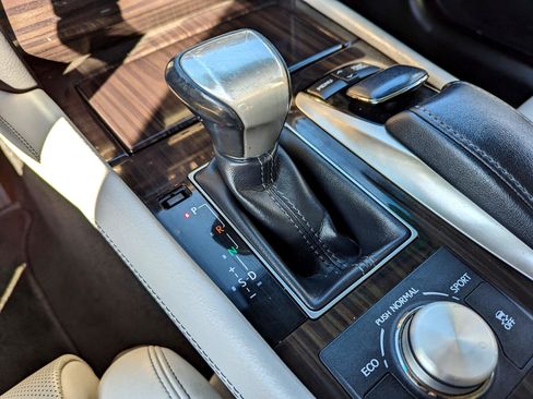 Used 2013 Lexus LS 460 AWD image 24