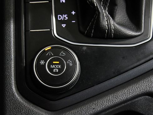 Used 2021 Volkswagen Tiguan SEL Premium R-Line image 18