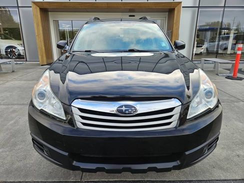Used 2010 Subaru Outback 2.5i AWD/4WD image 2