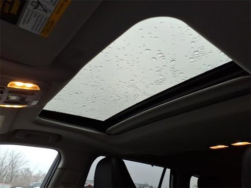 Certified 2022 Toyota Highlander XLE image 16