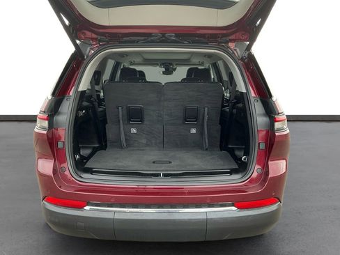 Used 2024 Jeep Grand Cherokee L Limited image 24