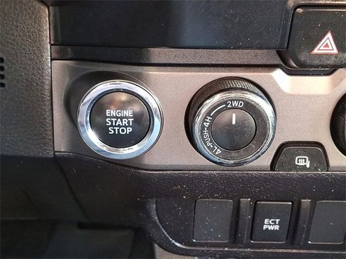 Certified 2023 Toyota Tacoma TRD Off-Road image 22