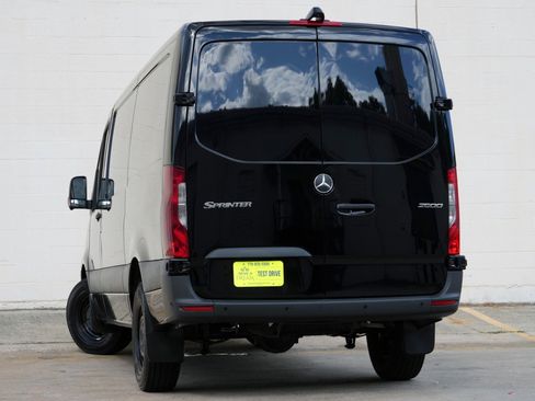 Used 2026 Mercedes-Benz Sprinter 2500 image 6