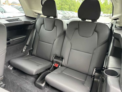 Used 2025 Volvo XC90 B5 Plus w/ Protection Package Premier AWD/4WD image 17