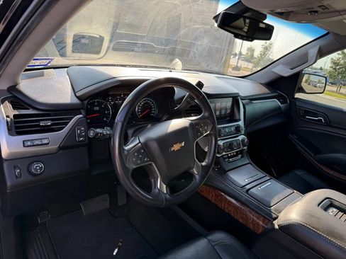 Used 2017 Chevrolet Suburban Premier RWD image 7