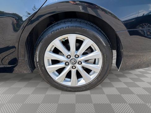 Used 2018 Toyota Camry LE FWD image 26