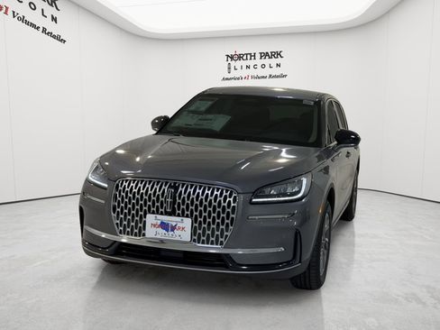 New 2026 Lincoln Corsair Premiere FWD image 4