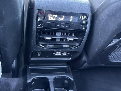 Used 2024 Jeep Grand Cherokee L Limited w/ Luxury Tech Group II image 17