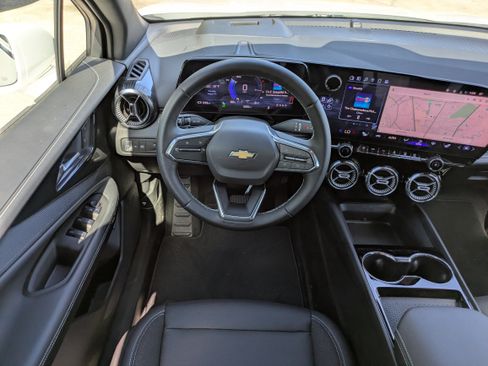 New 2025 Chevrolet Blazer EV LT image 4