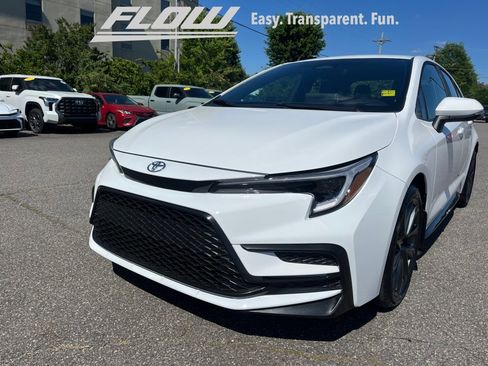 Used 2026 Toyota Corolla SE w/ SE Package FWD image 25