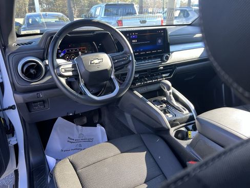 Used 2024 Chevrolet Colorado LT image 30