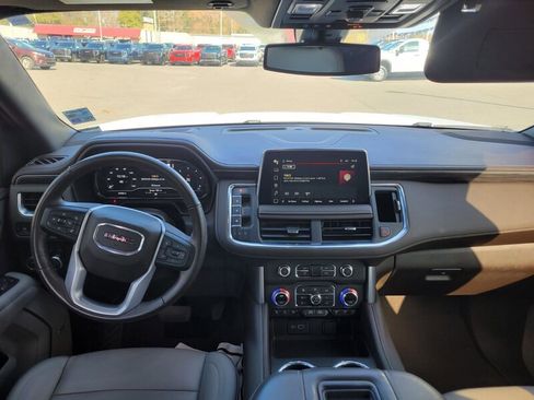 Used 2022 GMC Yukon XL SLT w/ SLT Premium Package image 25