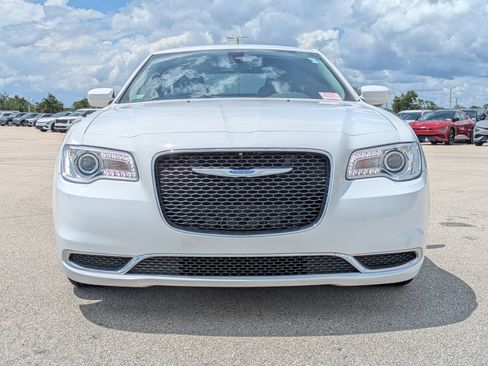 Used 2023 Chrysler 300 Touring RWD image 10