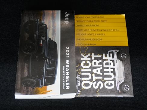 Used 2021 Jeep Wrangler Unlimited Sahara AWD/4WD image 30