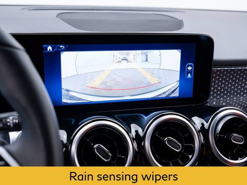 Used 2026 Mercedes-Benz GLB 250 image 25