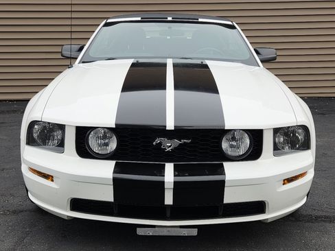 Used 2006 Ford Mustang GT image 9