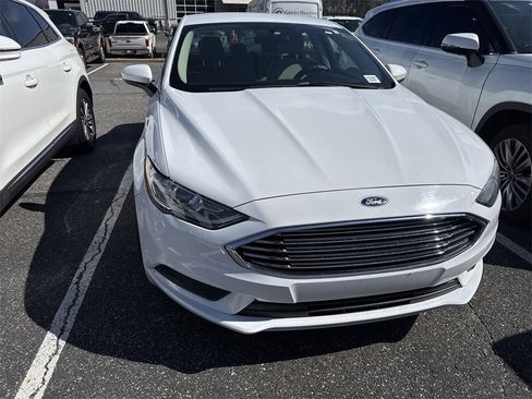 Used 2018 Ford Fusion S image 2