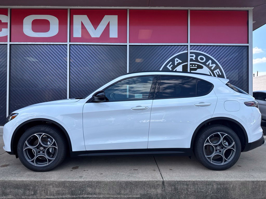 New 2026 Alfa Romeo Stelvio Sprint AWD/4WD image 15