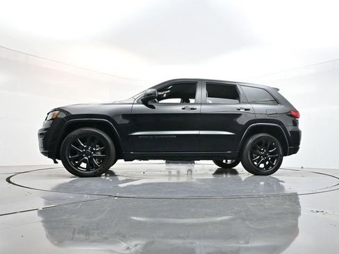 Used 2020 Jeep Grand Cherokee Altitude image 32
