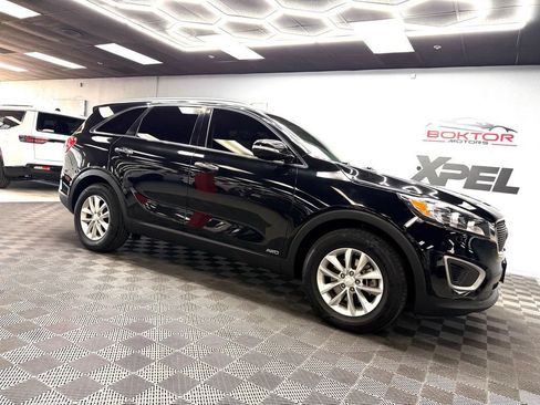 Used 2017 Kia Sorento AWD image 2
