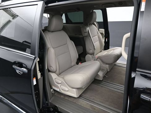 Certified 2017 Toyota Sienna XLE w/ XLE Navigation Package FWD image 29