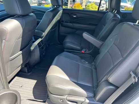 Used 2021 Honda Pilot Black Edition image 16