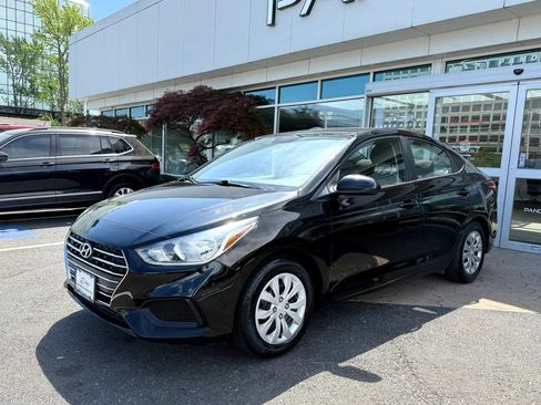 Used 2019 Hyundai Accent SE FWD image 3