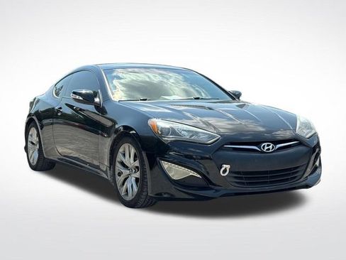 Used 2015 Hyundai Genesis 3.8 RWD image 9